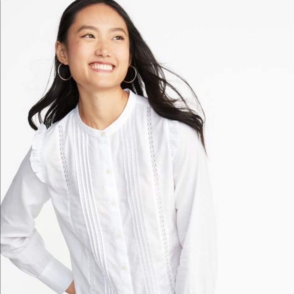 ❤️ Old Navy White Ruffled Shoulder Button Up Shirt xl